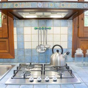 3 bedroom villa with pool and tennis court in Sicily, sleeps 6-8